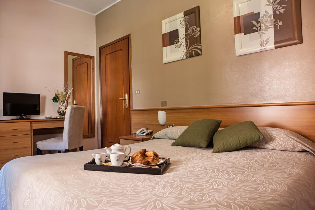 Hotel Adriano Turijn Buitenkant foto